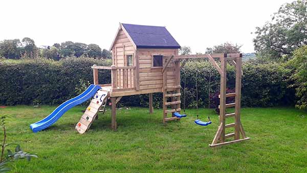 Otters Cottage With 8ft Monkey Bars