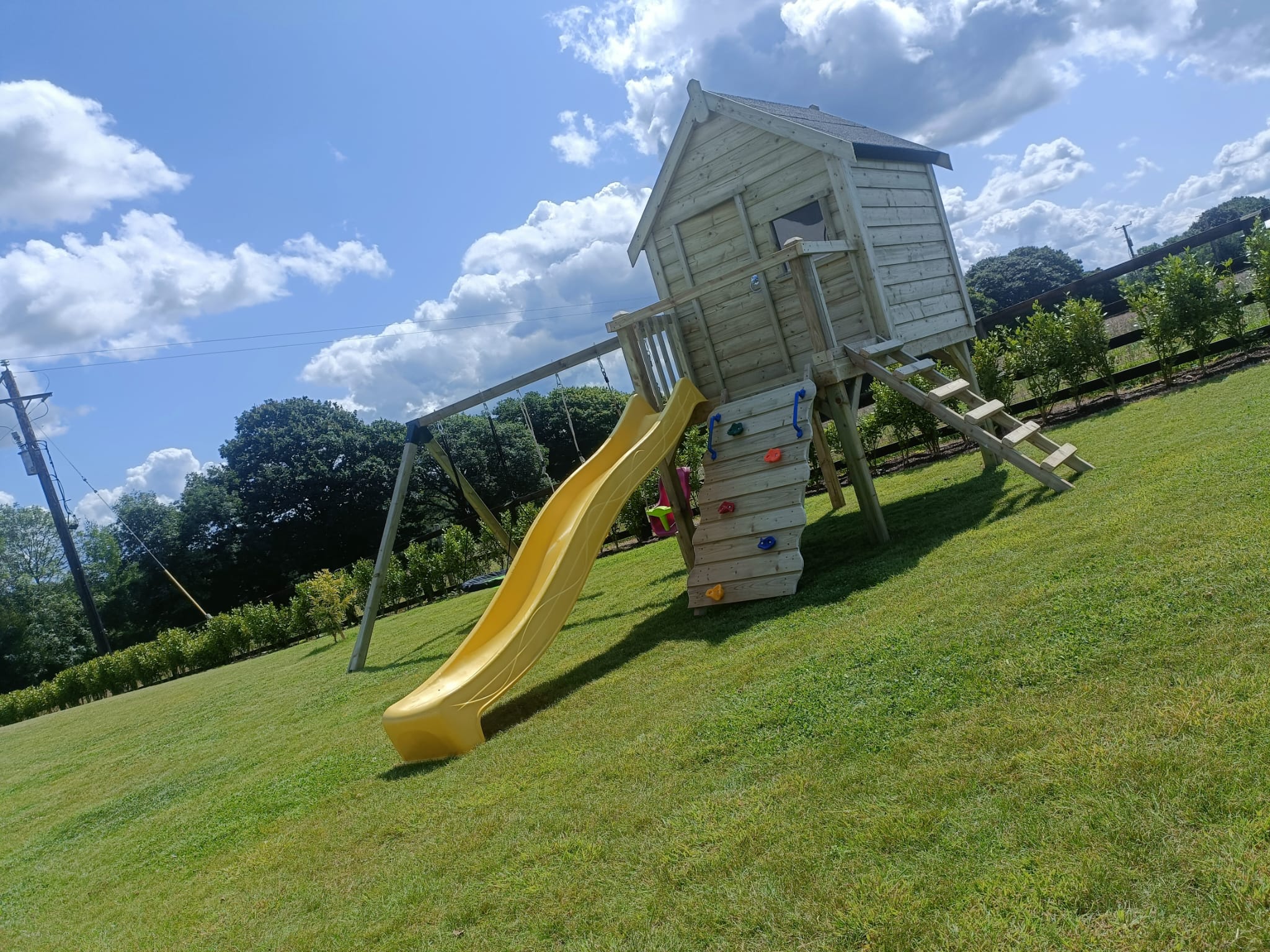Otters Cottage Playhouse - Best for Young Kids - Image 4