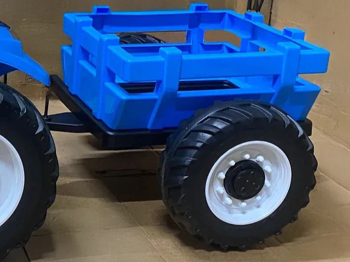 Blue Trailer and Hitch for T7 New Holland Tractor - Image 3