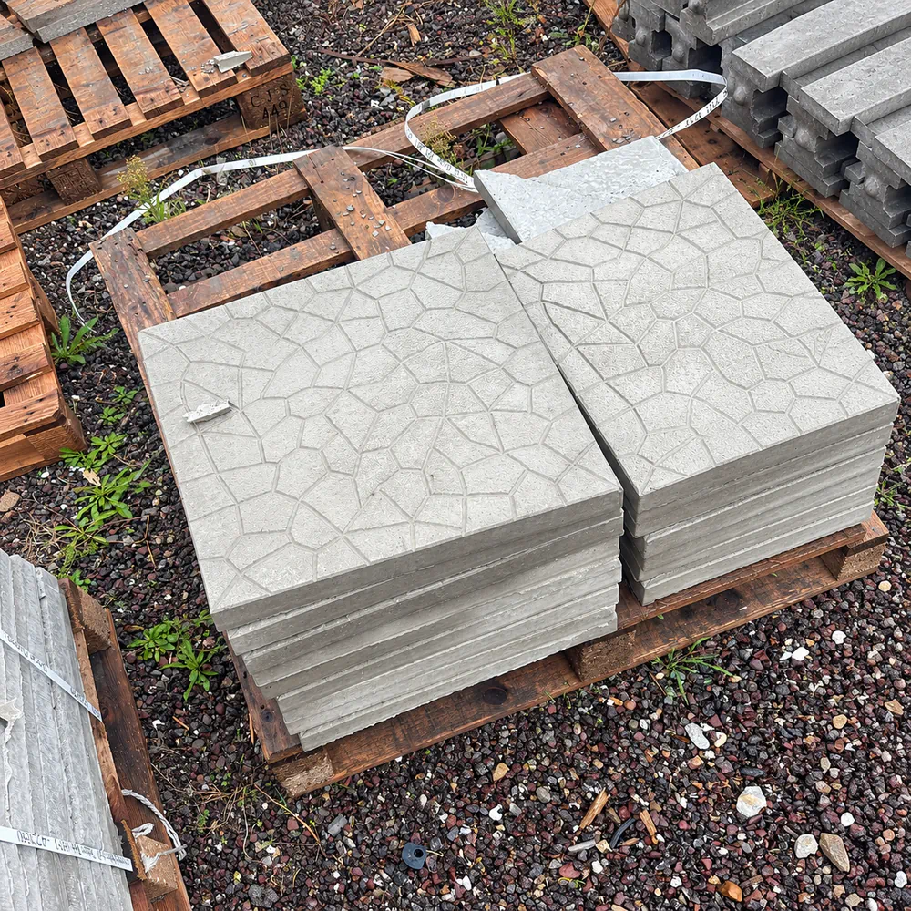 Cracked Ice Concrete Slabs – 18×18 Inch