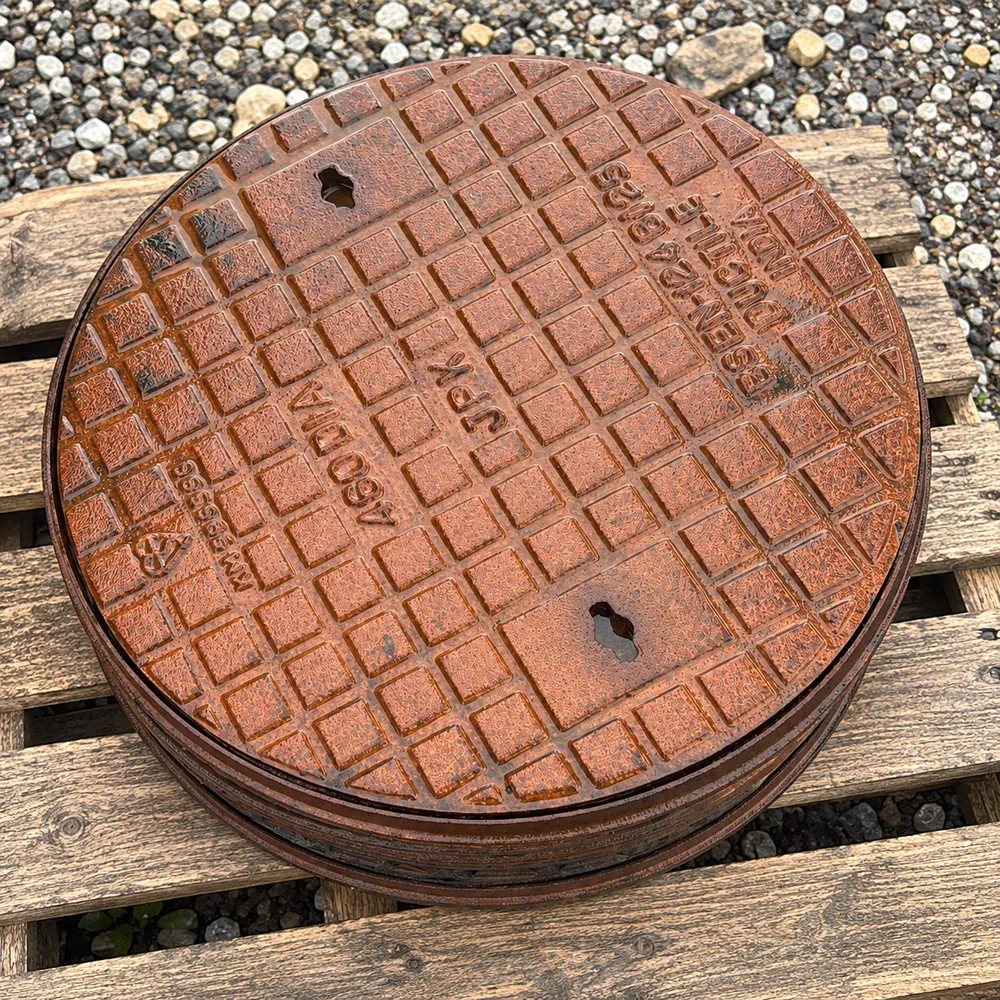 Round Cast Iron Manhole Cover - Image 2