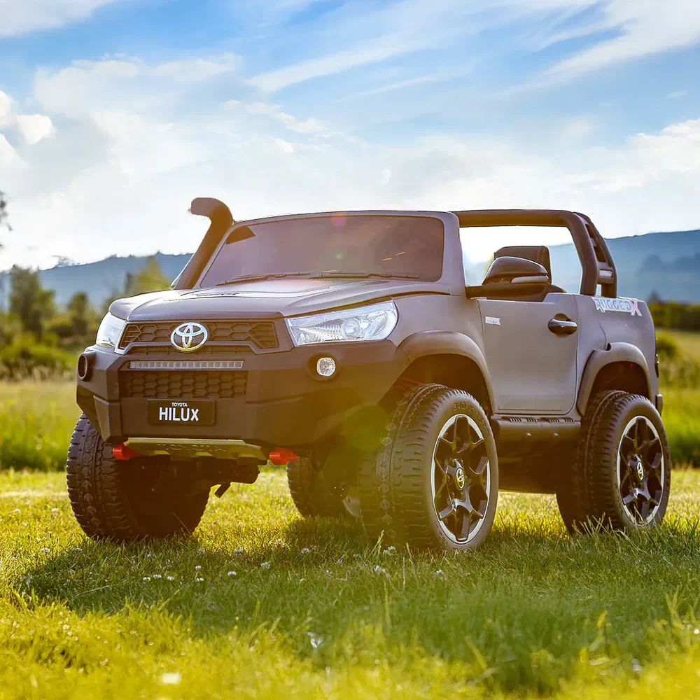 Toyato Hilux - Image 14