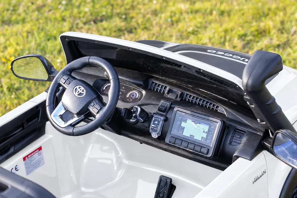 Toyato Hilux - Image 28